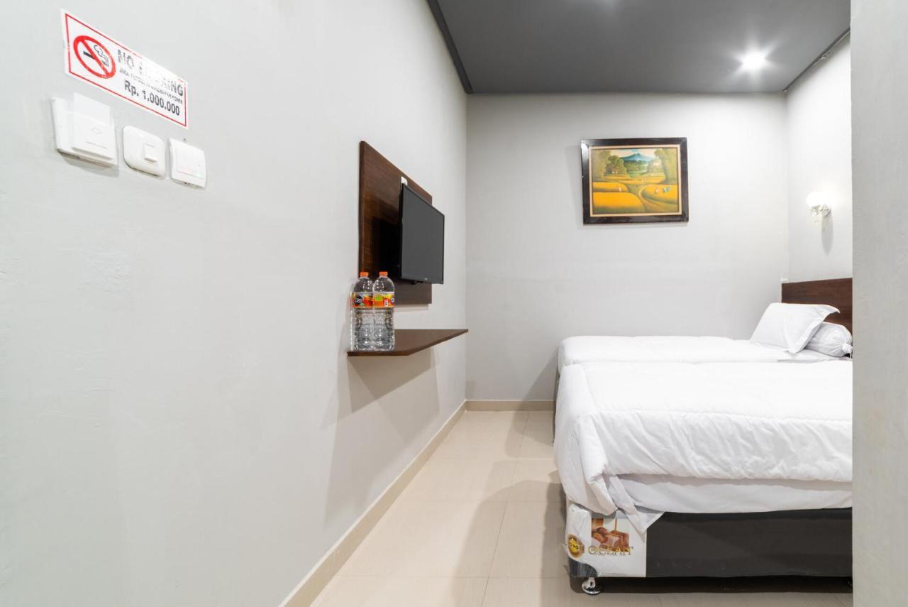Glamour Hotel And Spa Medan Kültér fotó
